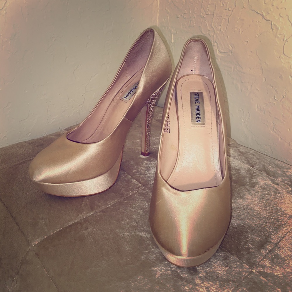 Steve Madden Champagne Satin Pumps w/Rhinestones